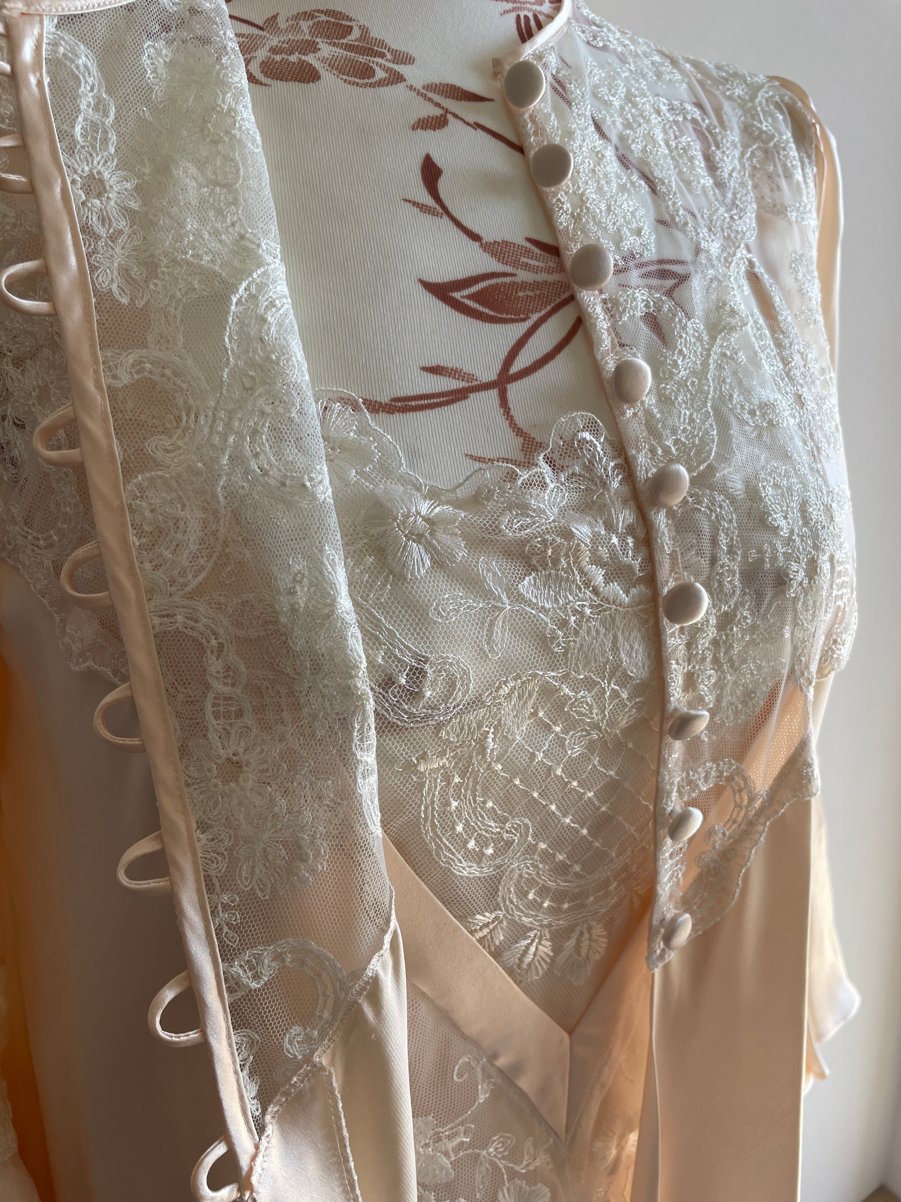 Vintage 80’s Saxons England 100% pure silk neglige