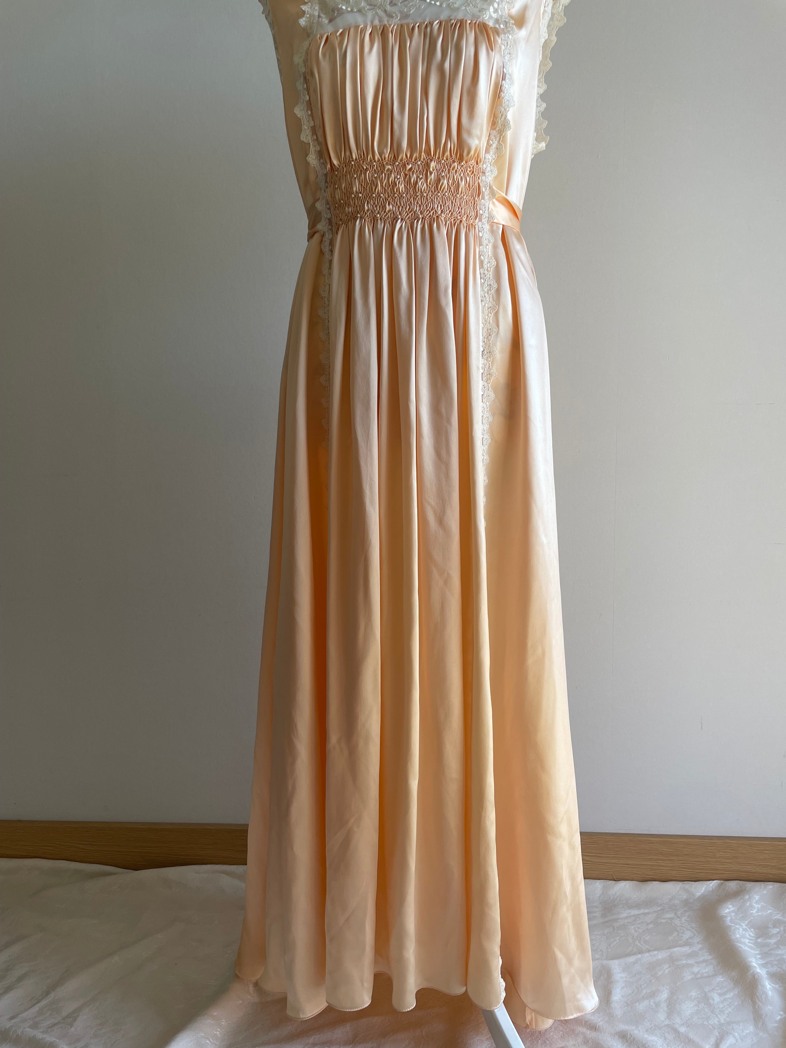 80’s Saxon England 100% pure silk negligé