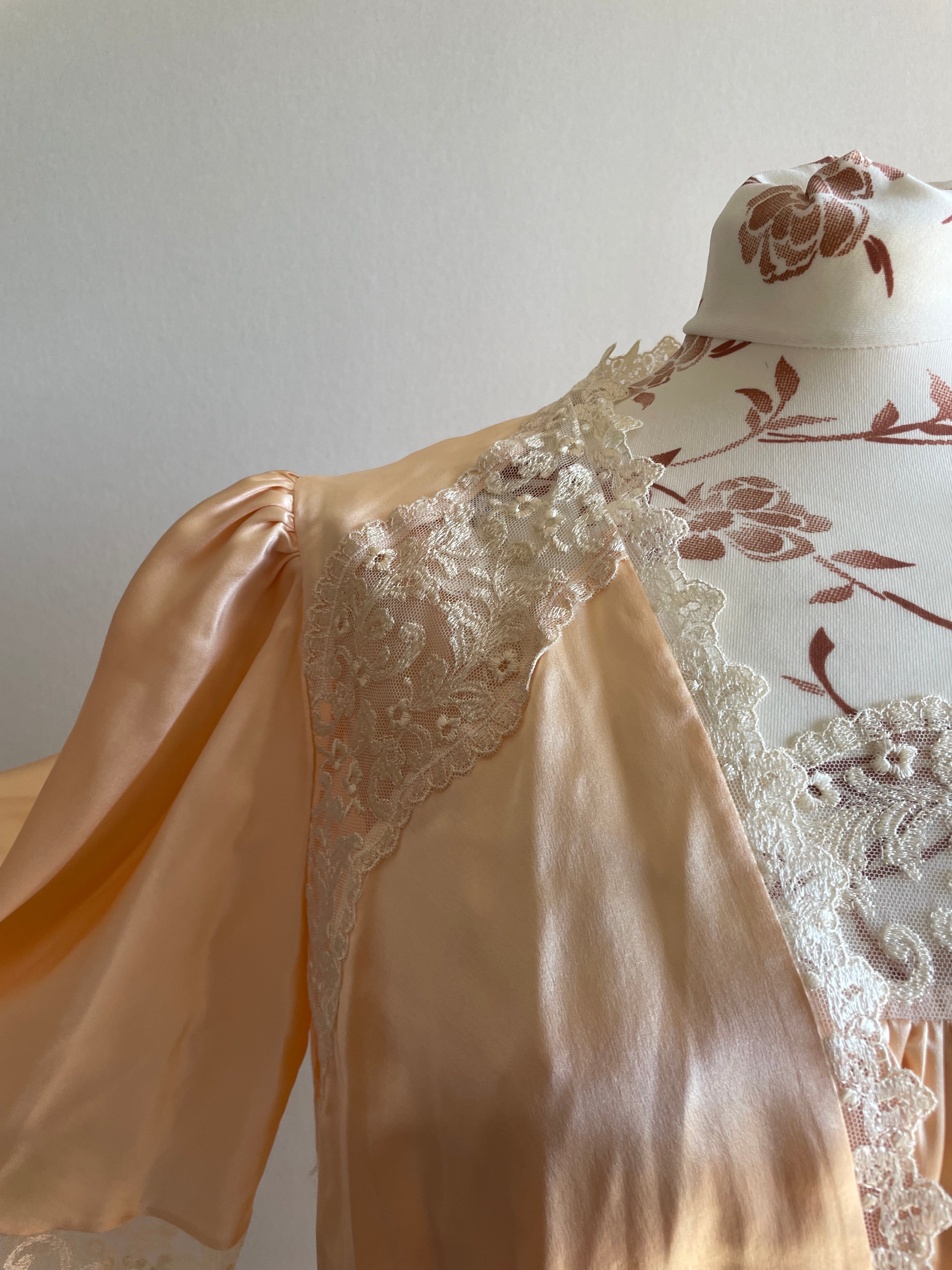 80’s Saxon England 100% pure silk negligé