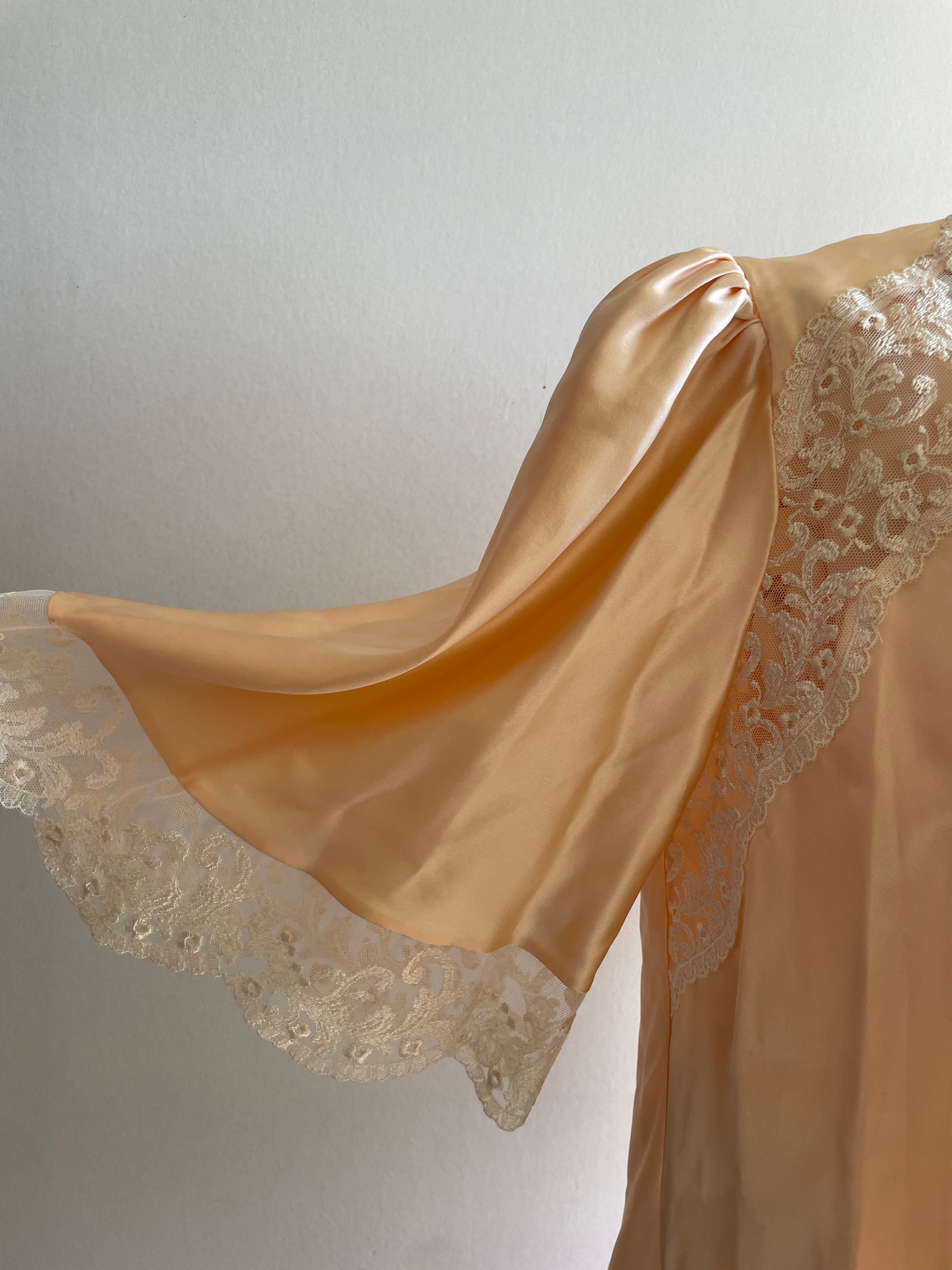 80’s Saxon England 100% pure silk negligé