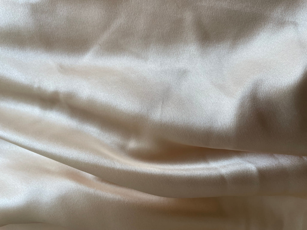 Vintage 80’s Saxons England 100% pure silk neglige