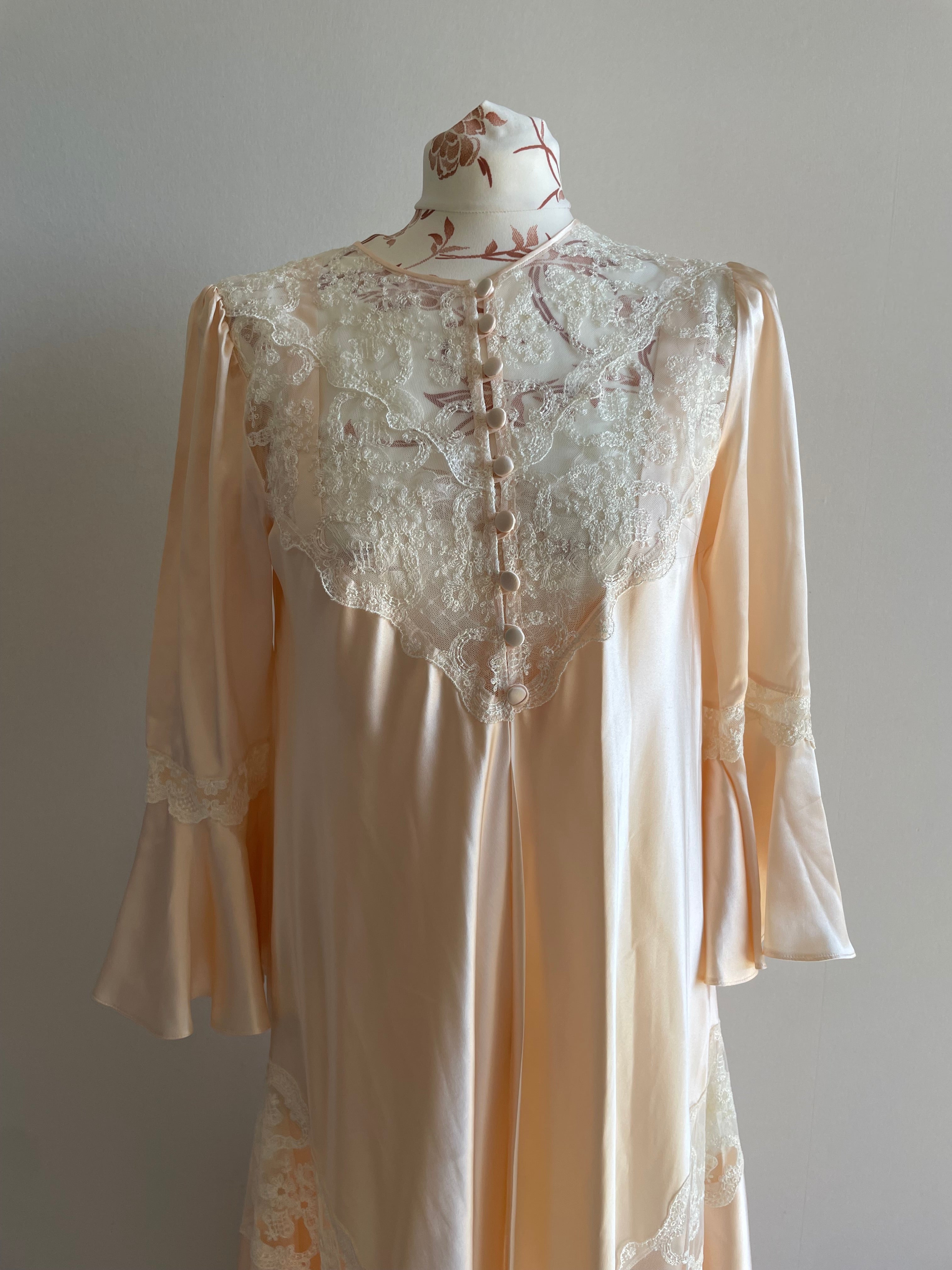Vintage 80’s Saxons England 100% pure silk neglige