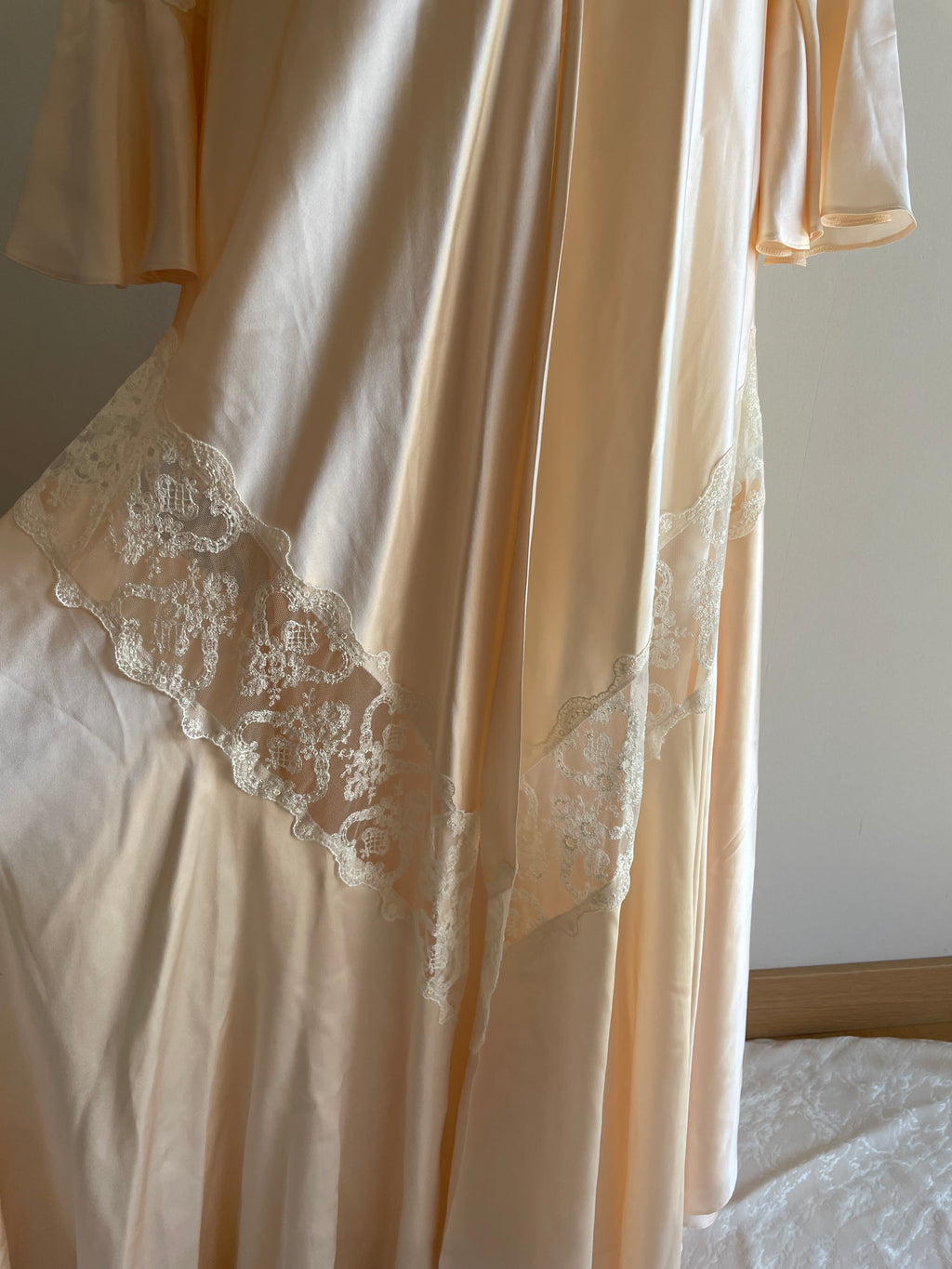Vintage 80’s Saxons England 100% pure silk neglige